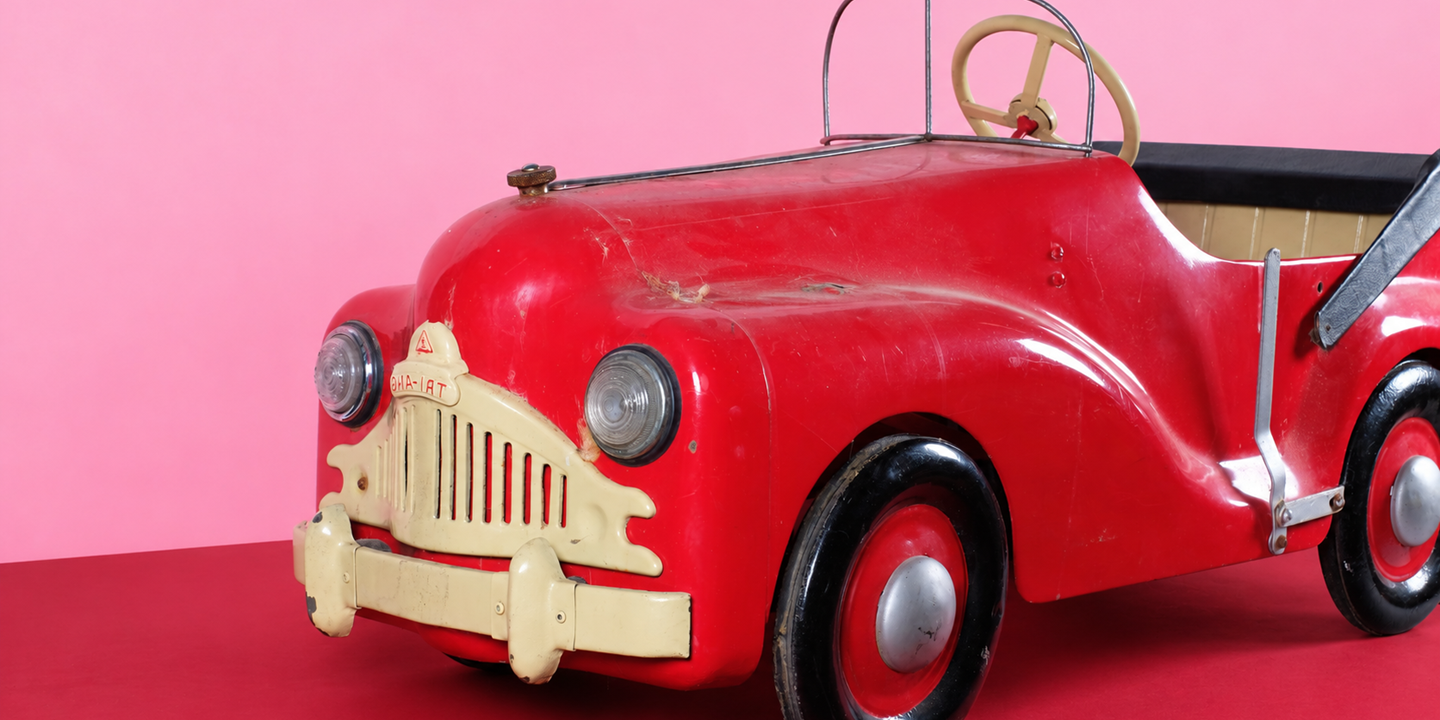 Vintage Pedal Car On Pink Red Studio Set (1)